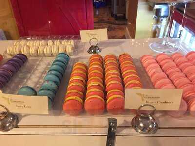 Hummingbird Macarons & Desserts