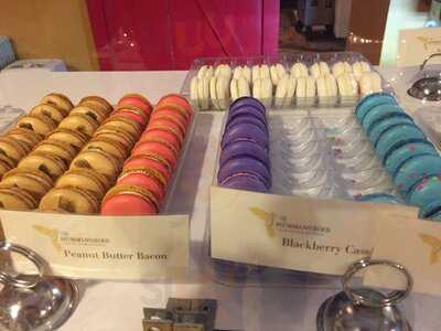 Hummingbird Macarons & Desserts