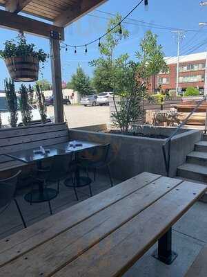 Elkmont Exchange Brewery & Eating House