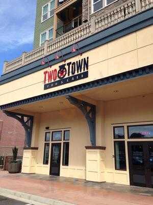 Two Town Pub & Cafe