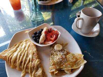 Adelle's Ice Cream Creperie