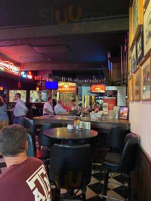 Thoroughbred Restaurant