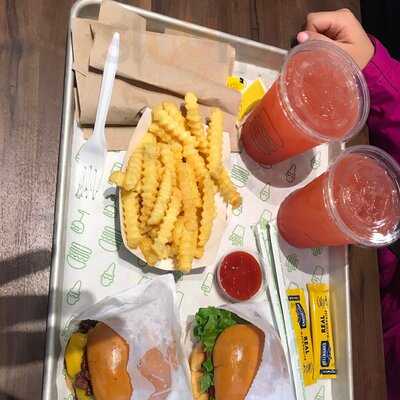 Shake Shack Staten Island Mall - New Springville