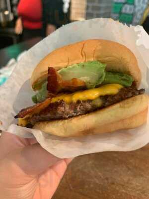 Shake Shack Staten Island Mall - New Springville