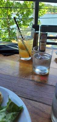 Scottie's On The River