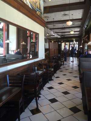 Corner Bakery Cafe