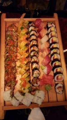 Hook's Sushi Bar & Thai Food