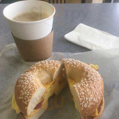 Best Bagels And Deli