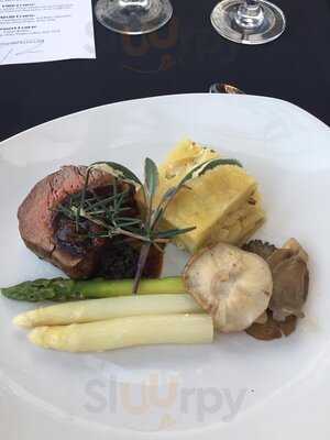 Atrium Bar And Bistro