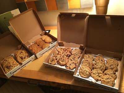 Insomnia Cookies