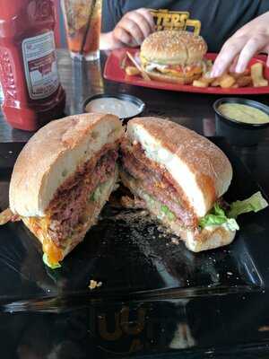 Red Robin Gourmet Burgers & Brews