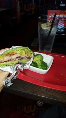 Red Robin Gourmet Burgers & Brews