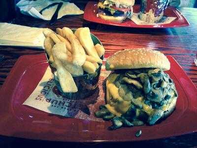 Red Robin Gourmet Burgers & Brews