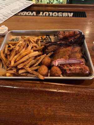 Maverick's Smokehouse & Taproom
