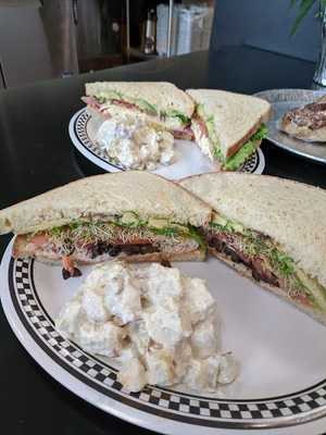 Heidi's Brooklyn Deli