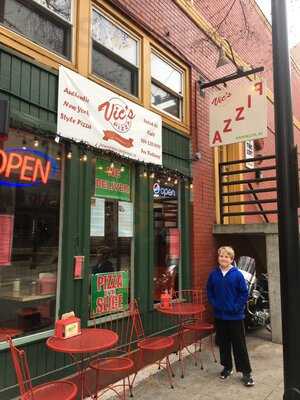 Vic's Pizza