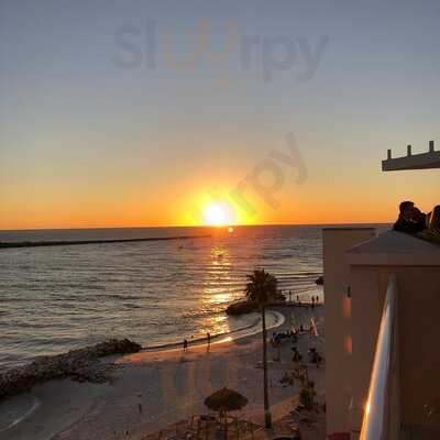 Evy's Terrace Bar & Bistro