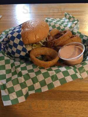 Hyde Park Pub & Grill