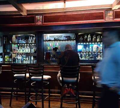 Lion & Eagle English Pub