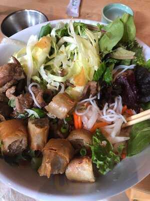 Pho Pho Vietnamese & Sushi