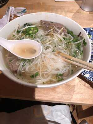 Pho Pho Vietnamese & Sushi