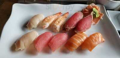 Trapper's Sushi - Parkland