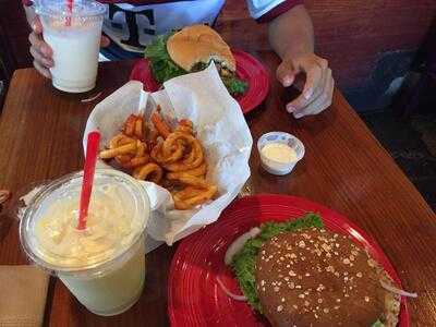 Sparky's Giant Burgers