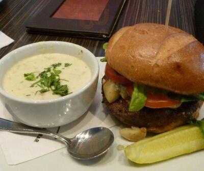 Twigs Bistro And Martini Bar