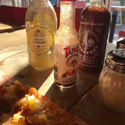 Jules Thin Crust Pizza