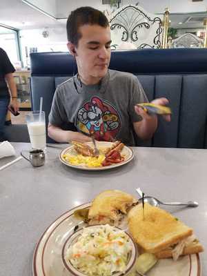 Lorene's Ranch House