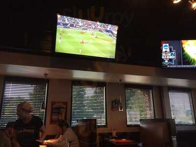 Mazzys Sports Bar & Grill