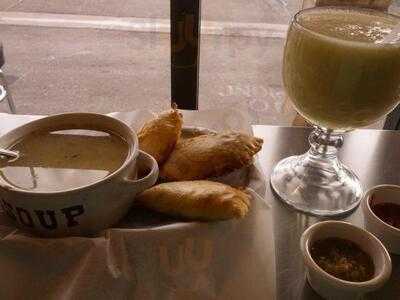 Los Pastes Deli & Bakery