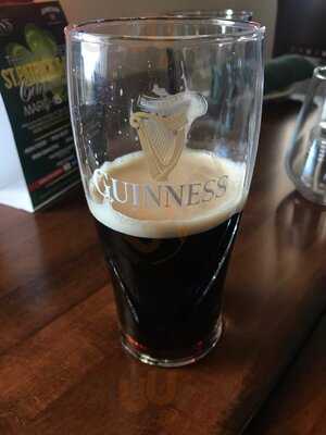 Finns Restuarant And Tavern