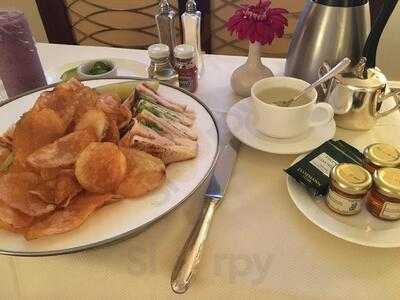 Lobby Lounge At The Ritz-carlton Pentagon City