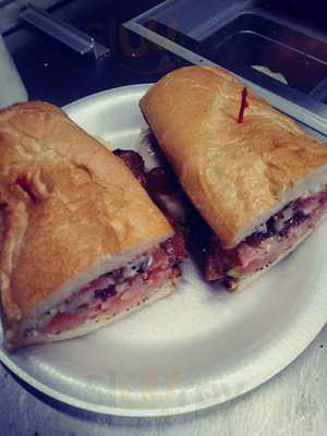 Makebs Bagels & Deli