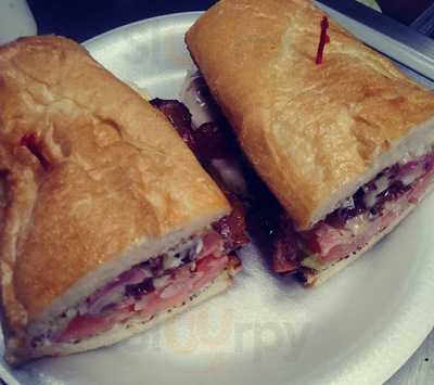 Makebs Bagels & Deli