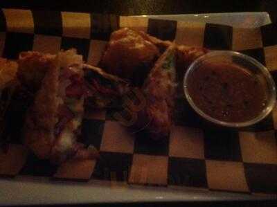 Lax On Lark Restaurant & Lounge