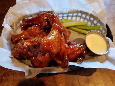 Henry's Ne Restaurant And Bar