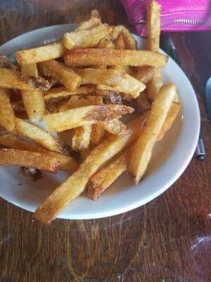 Henry's Ne Restaurant And Bar