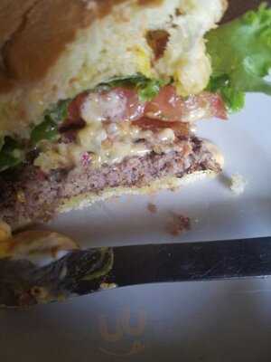 Henry's Ne Restaurant And Bar