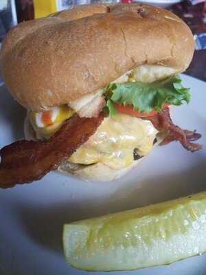 Henry's Ne Restaurant And Bar