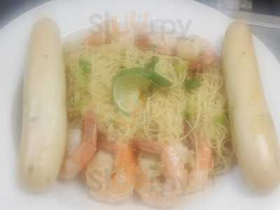 Black Tuna Bar & Grill