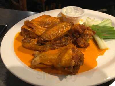 Wings & Ale