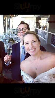 Hummingbird Bar And Kitchen