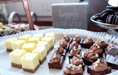 Hummingbird Bar And Kitchen