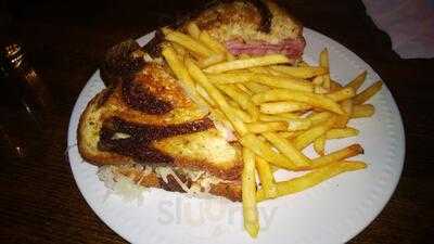 Backstreet Tavern & Grill