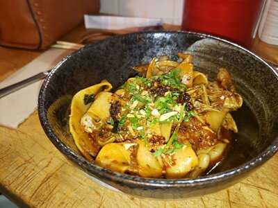 Rose's Noodles, Dumplings & Sweet Shop