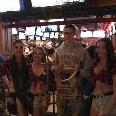 Twin Peaks Restaurants