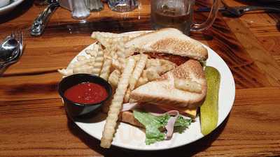 The Sports Page Bar And Grill