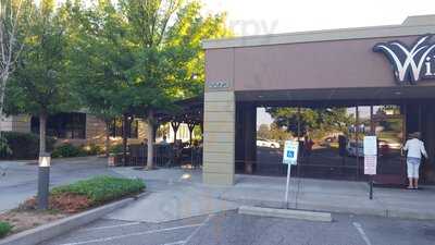 Willowcreek Grill & Raw Sushi Restaurant